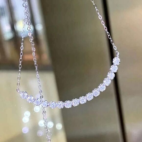 The Minimalist White sapphire heart and sterling necklace - Picture 1 of 4